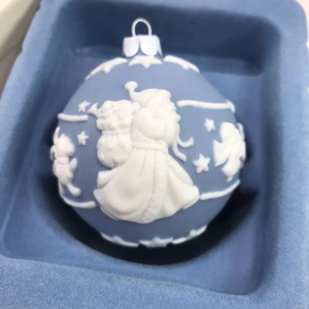 Hallmark WEDGWOOD Holiday Parade Ornament 2007 Limited Quantity